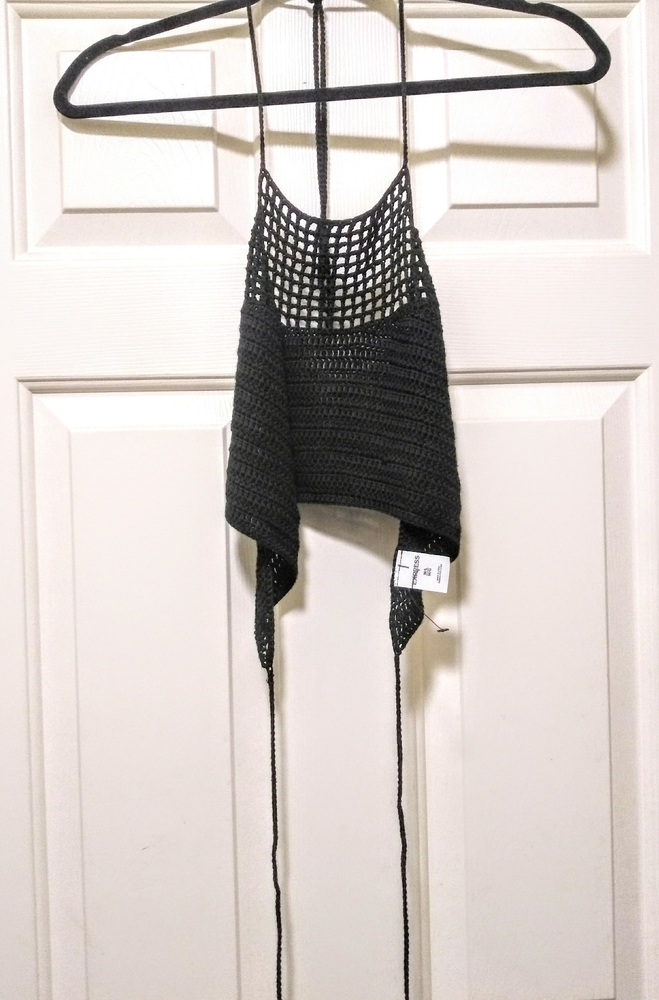 NWOT Knitted Halter-Like Crop Top - Picture 3 of 12